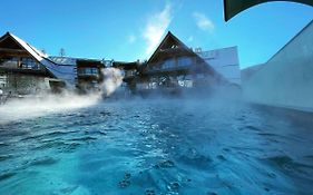 Apartamenty Royal Resort&Spa - Taras z widokiem na basen